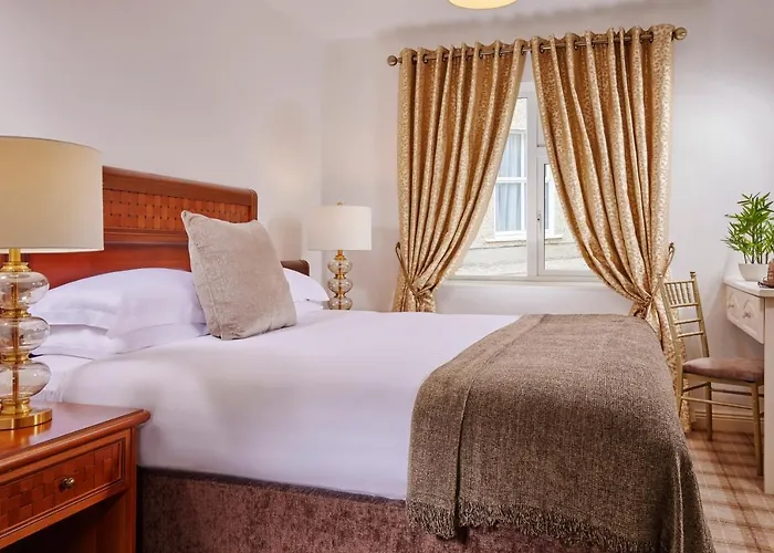 The Royal Marine Guest * Kilkee